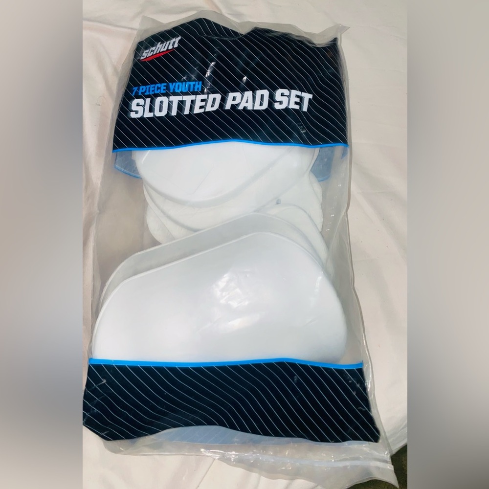 7 piece football pads never open